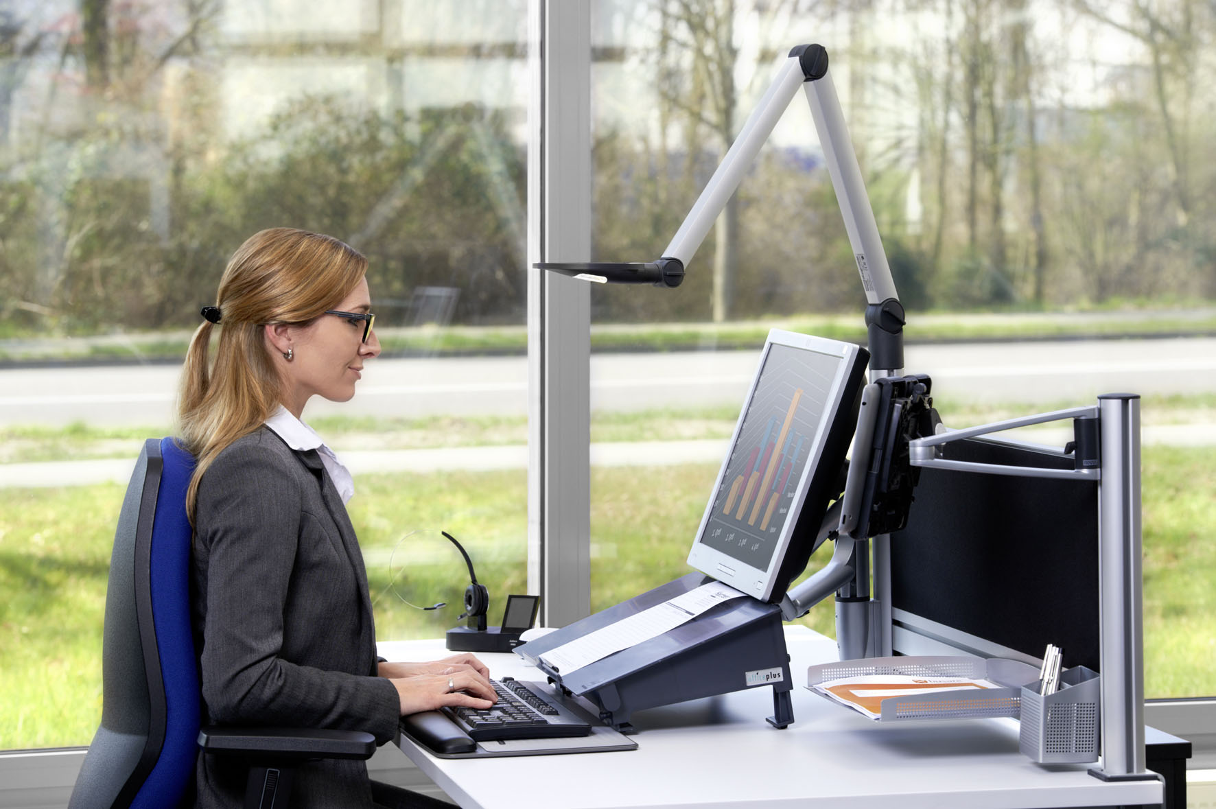 Digitale Arbeitsstationen mit modernem Workspace